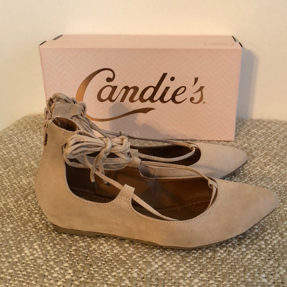 Candie’s Kraizin lace up flats